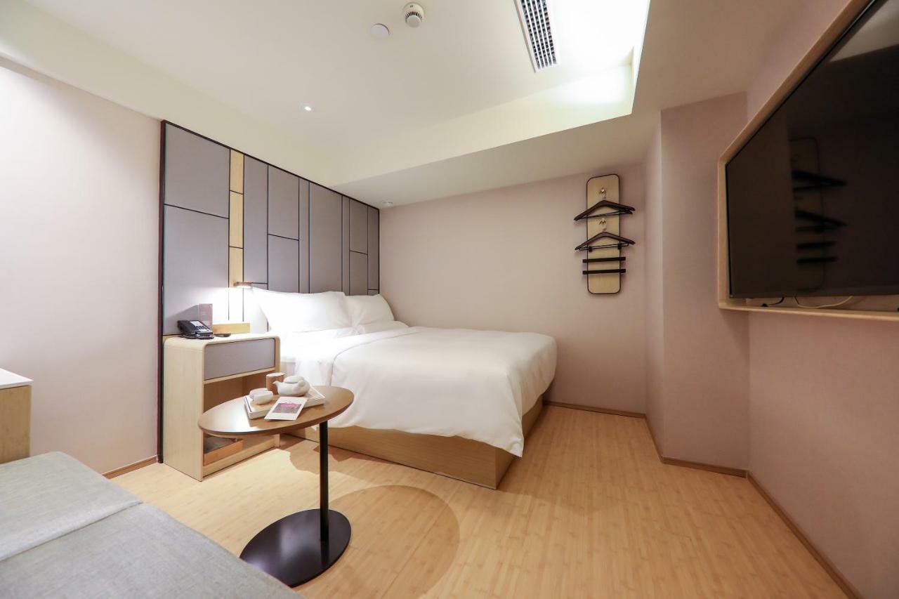 Ji Hotel Шанхай Екстериор снимка